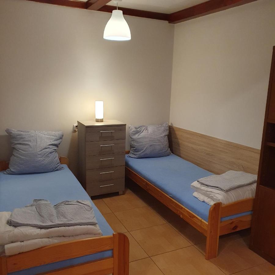 Noclegi Silesia Aster Тичи Стая снимка
