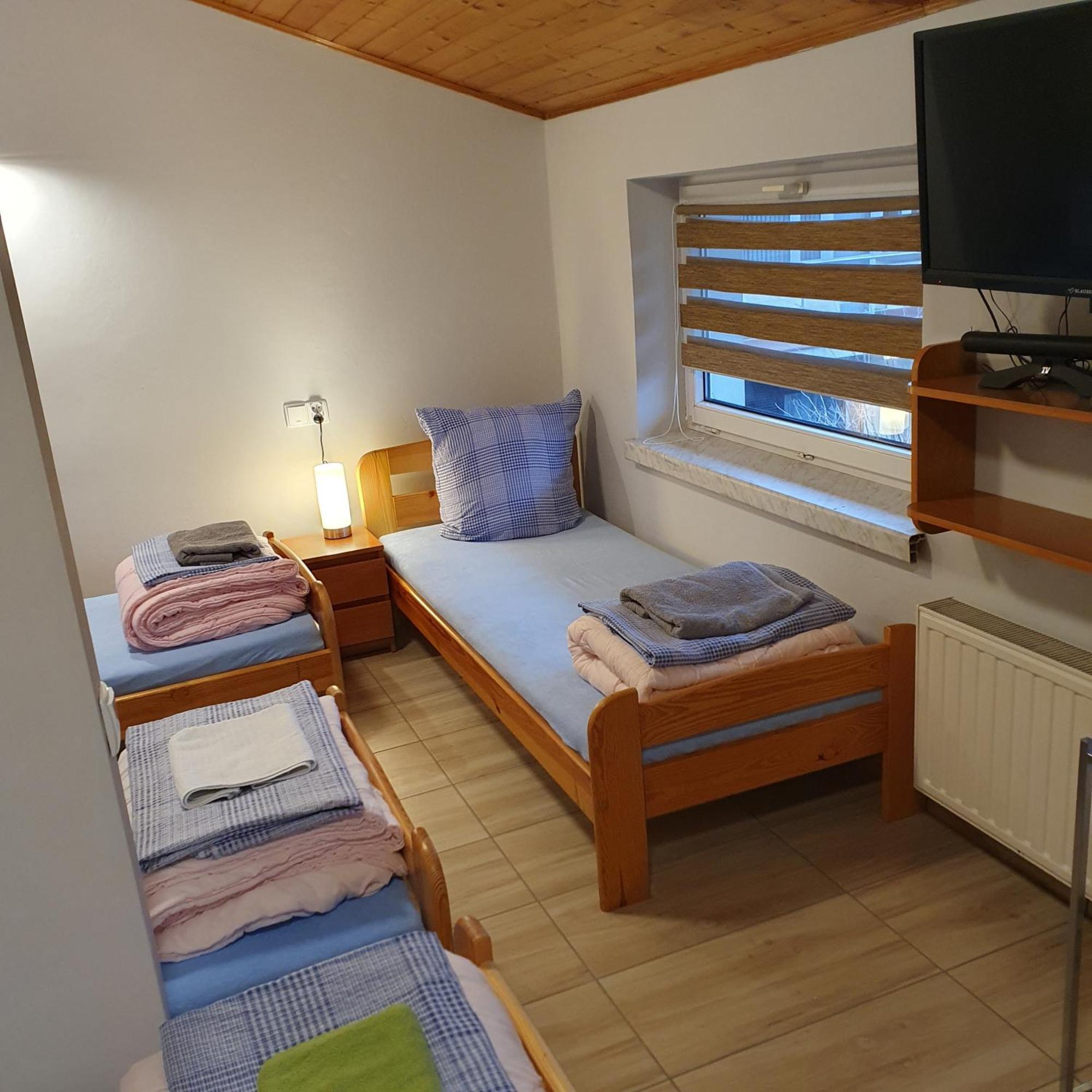 Noclegi Silesia Aster Тичи Стая снимка